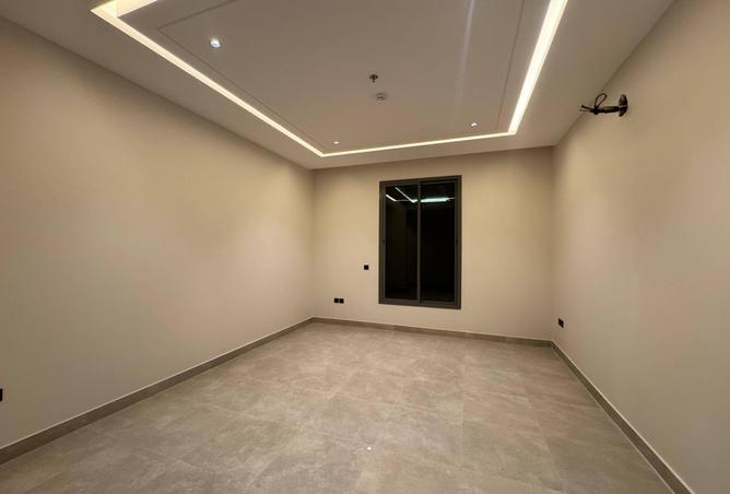 شقة 4 غرف في Al Yarmuk 3