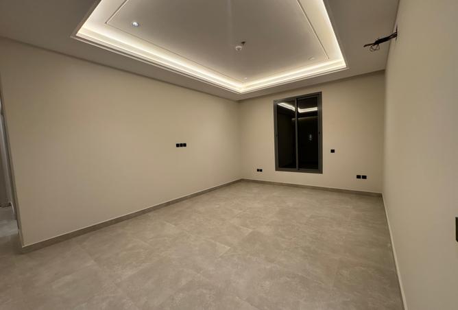 شقة 4 غرف في Al Yarmuk 3