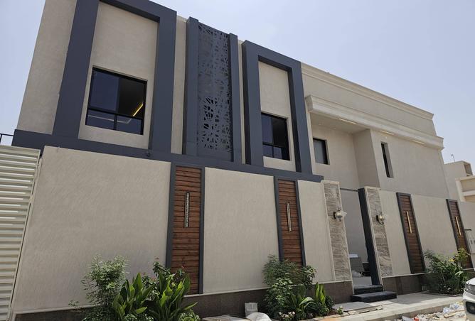 5 bedroom villa in Al Rimal 2