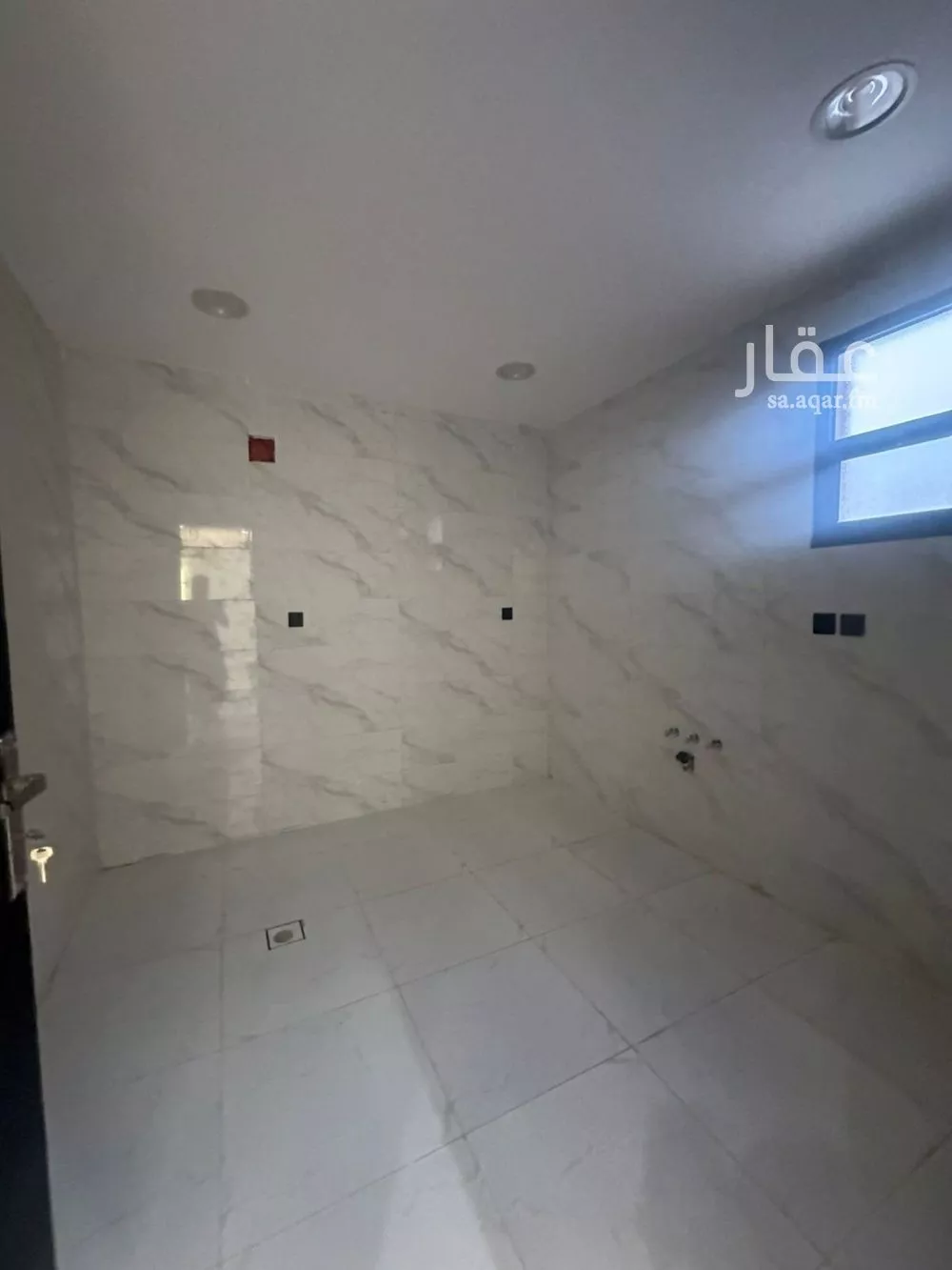 فيلا 5 غرف في عكاظ 12