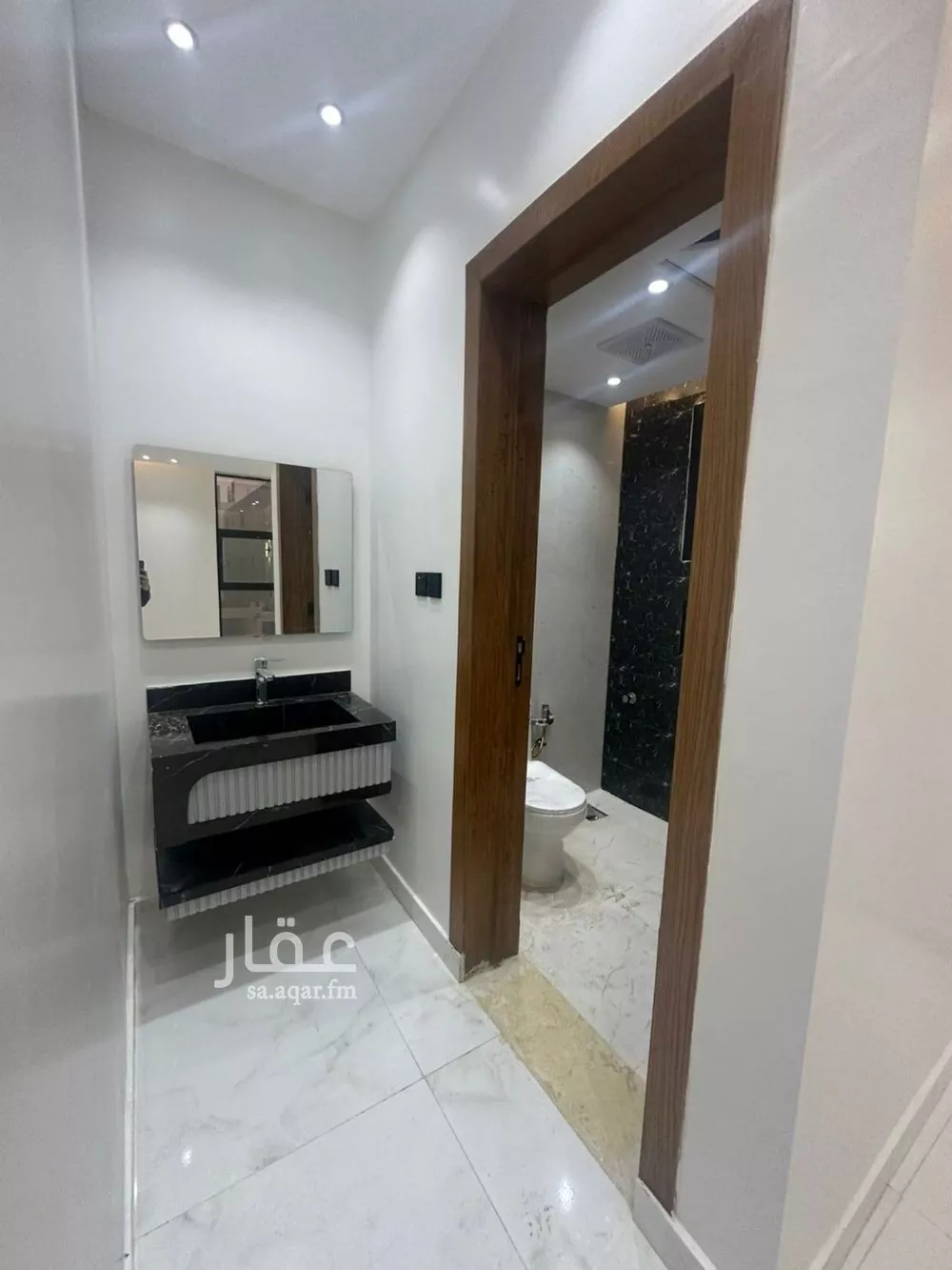 فيلا 5 غرف في عكاظ 15