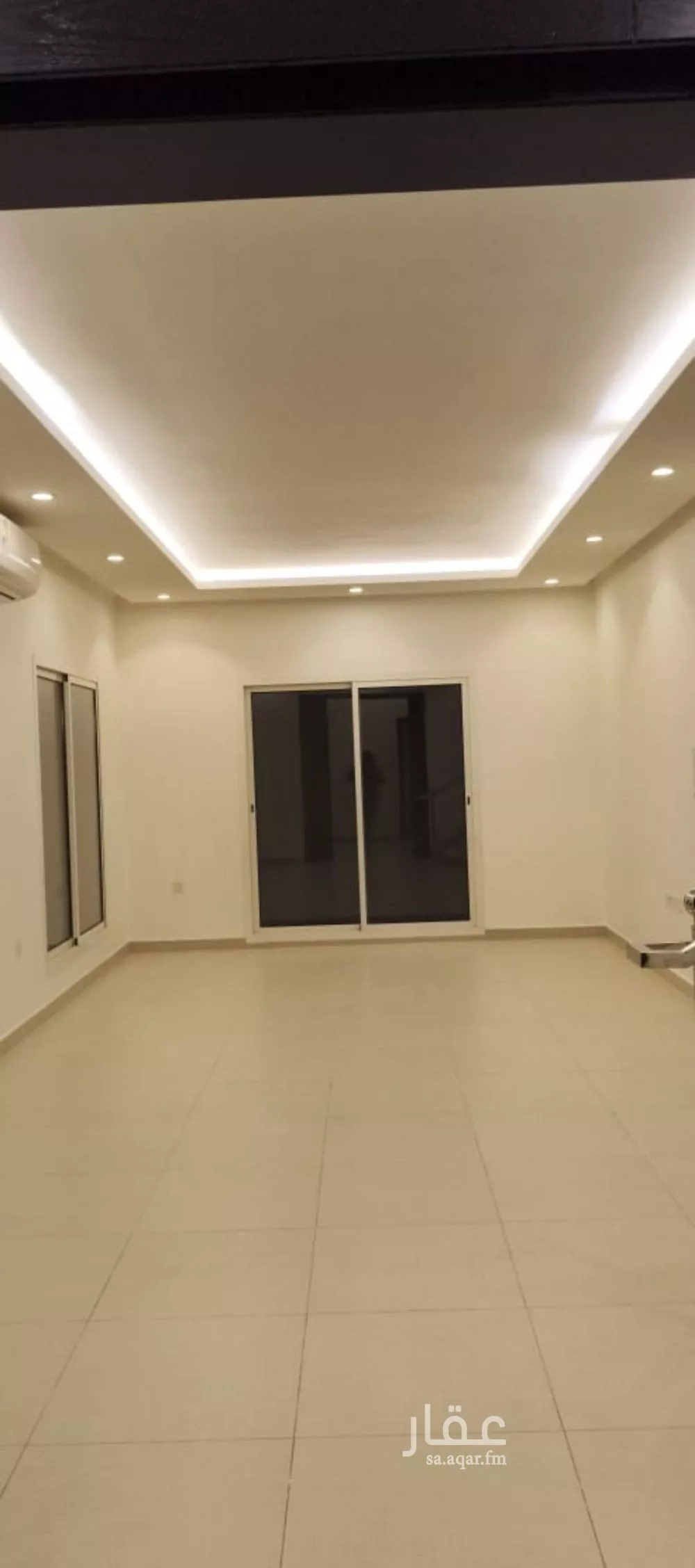 فيلا 4 غرف في العارض 4