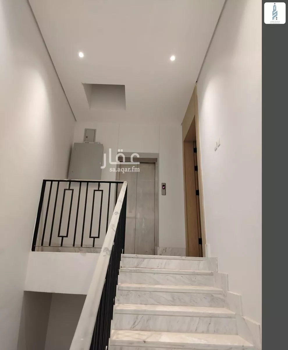 3 bedroom floor in Al Aridh 2