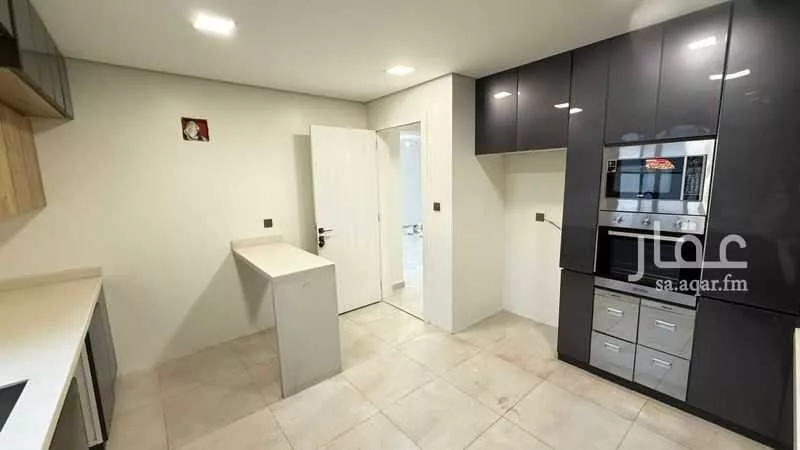 فيلا 5 غرف في النرجس 4