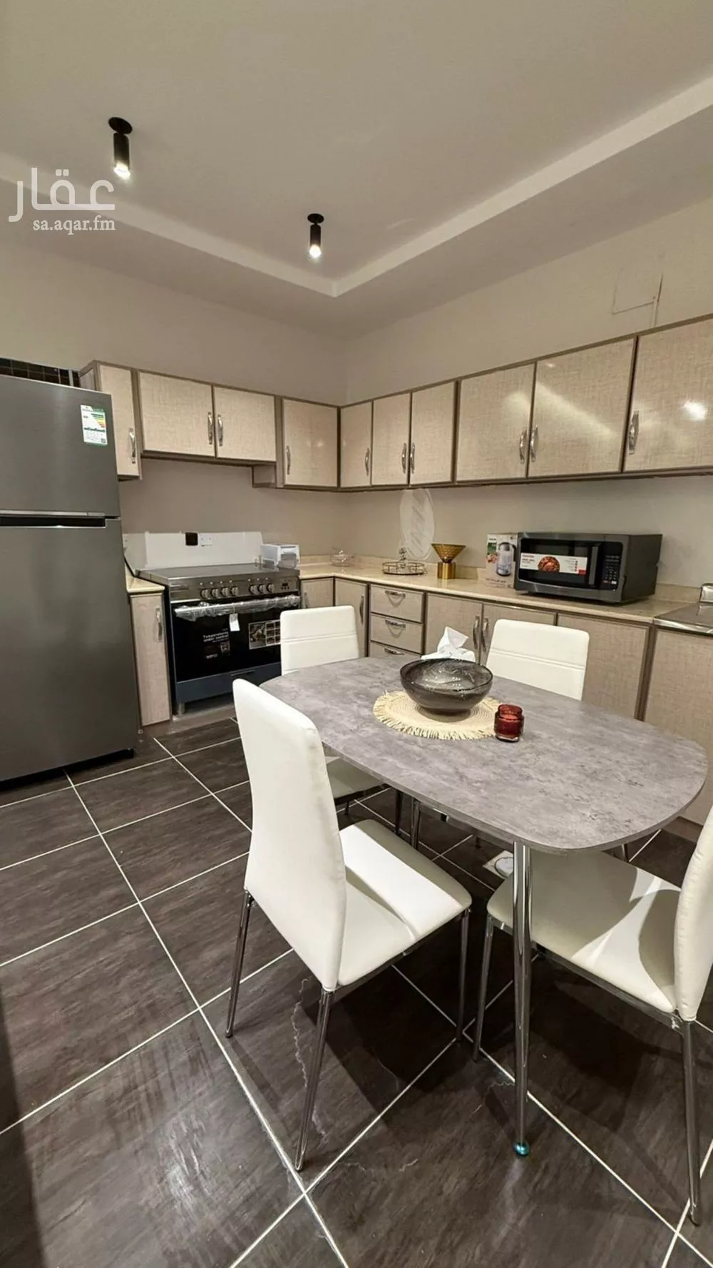 شقة 4 غرف في الملقا 3