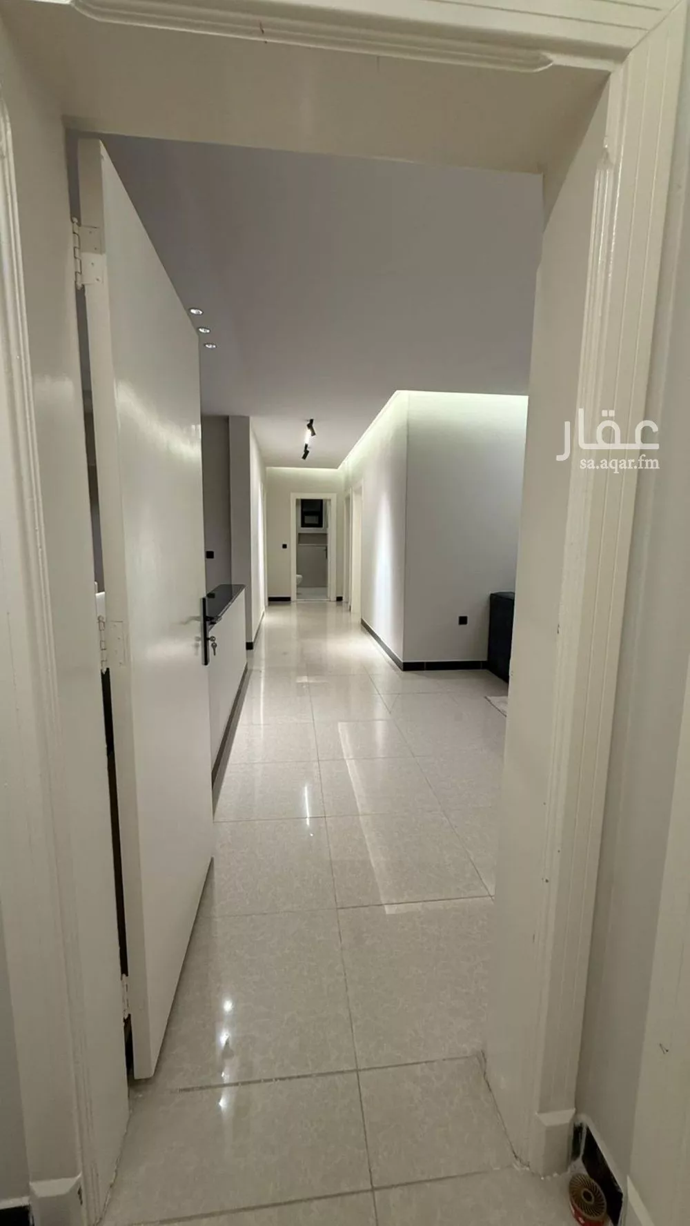 شقة 4 غرف في الملقا 4