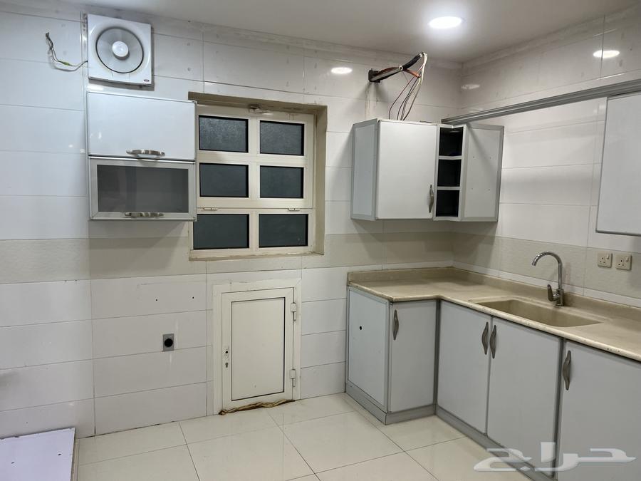 فيلا 5 غرف في العزيزية الثاني 15