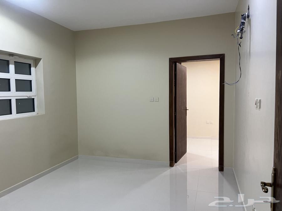 فيلا 5 غرف في العزيزية الثاني 22