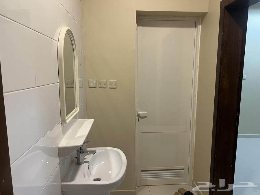 فيلا 5 غرف في العزيزية الثاني 24