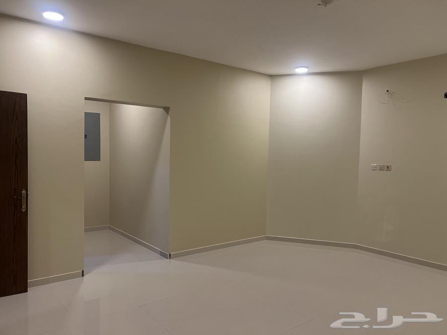 فيلا 5 غرف في العزيزية الثاني 8