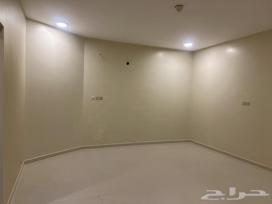 فيلا 5 غرف في العزيزية الثاني 9