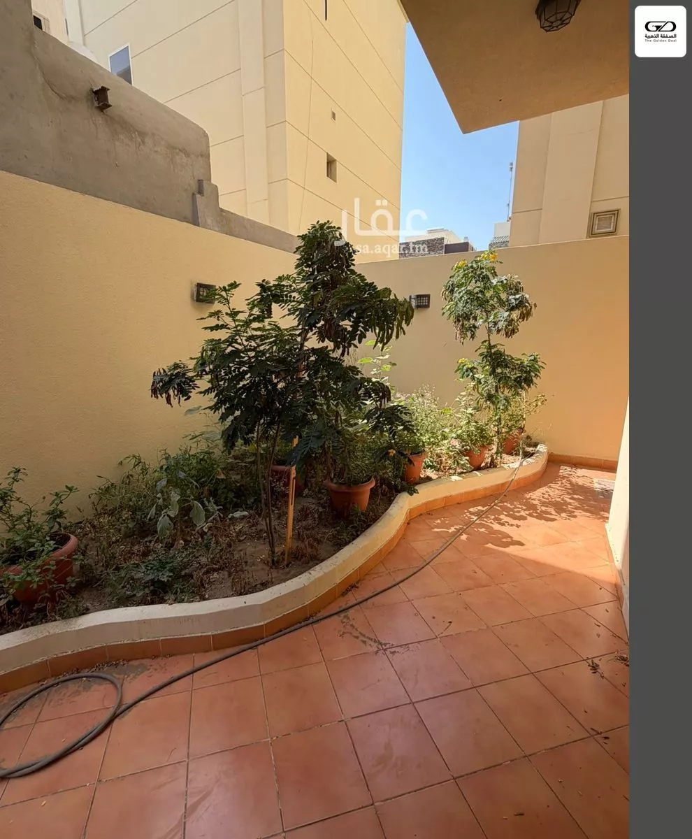 فيلا 4 غرف في الخالدية 16
