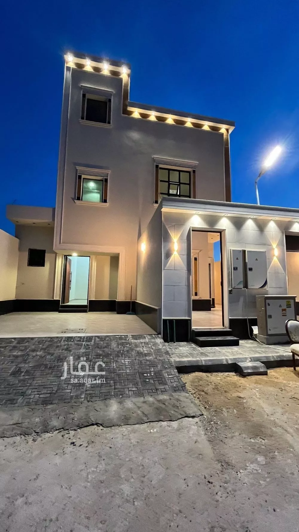 شقة 5 غرف في عكاظ 3