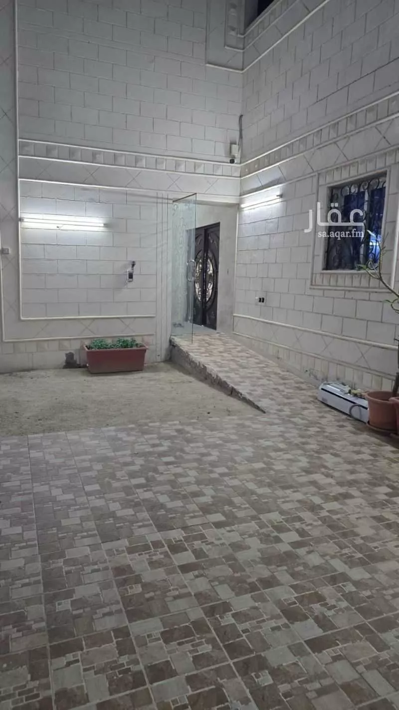 فيلا 6 غرف في القرينة 17