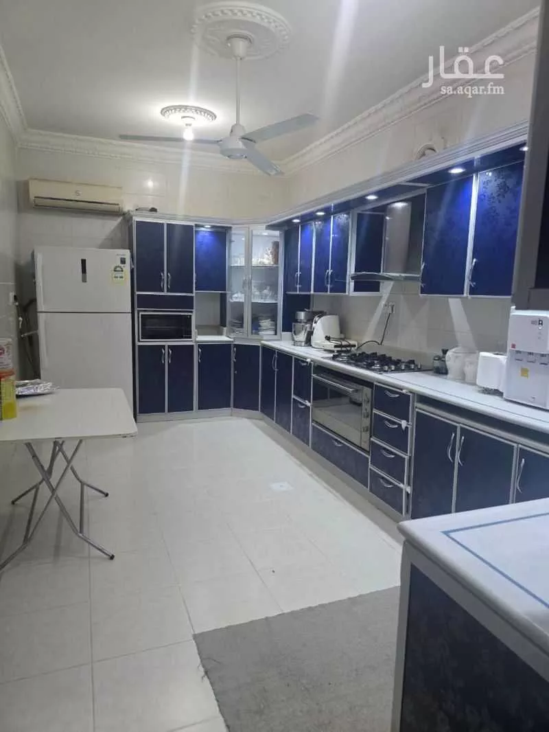 فيلا 6 غرف في القرينة 3