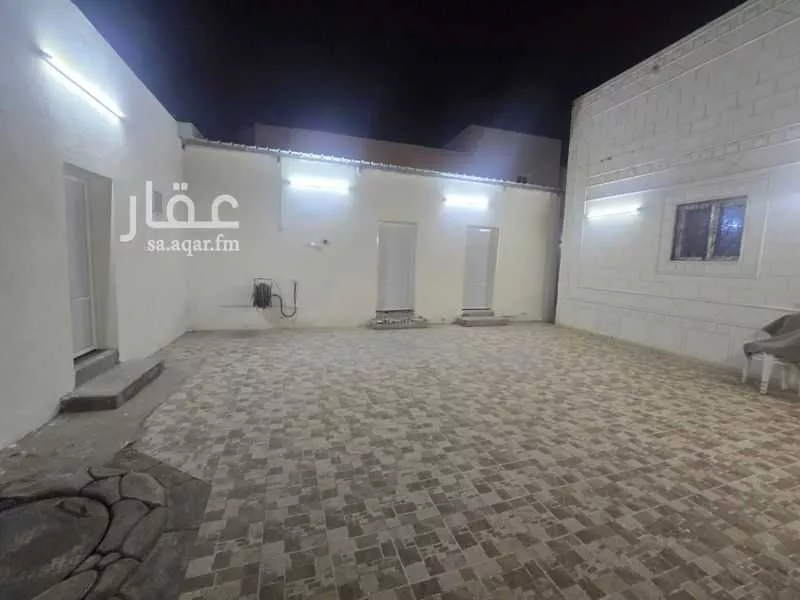 فيلا 6 غرف في القرينة 8