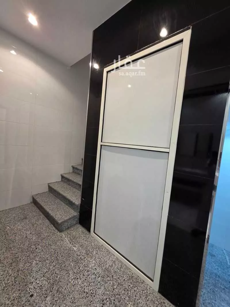 فيلا 11 غرف في الفلاح 7