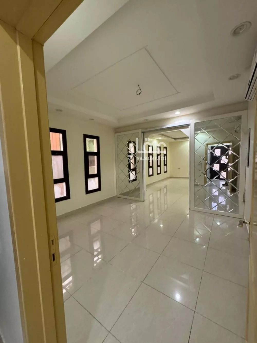 فيلا 5 غرف في الياسمين 2