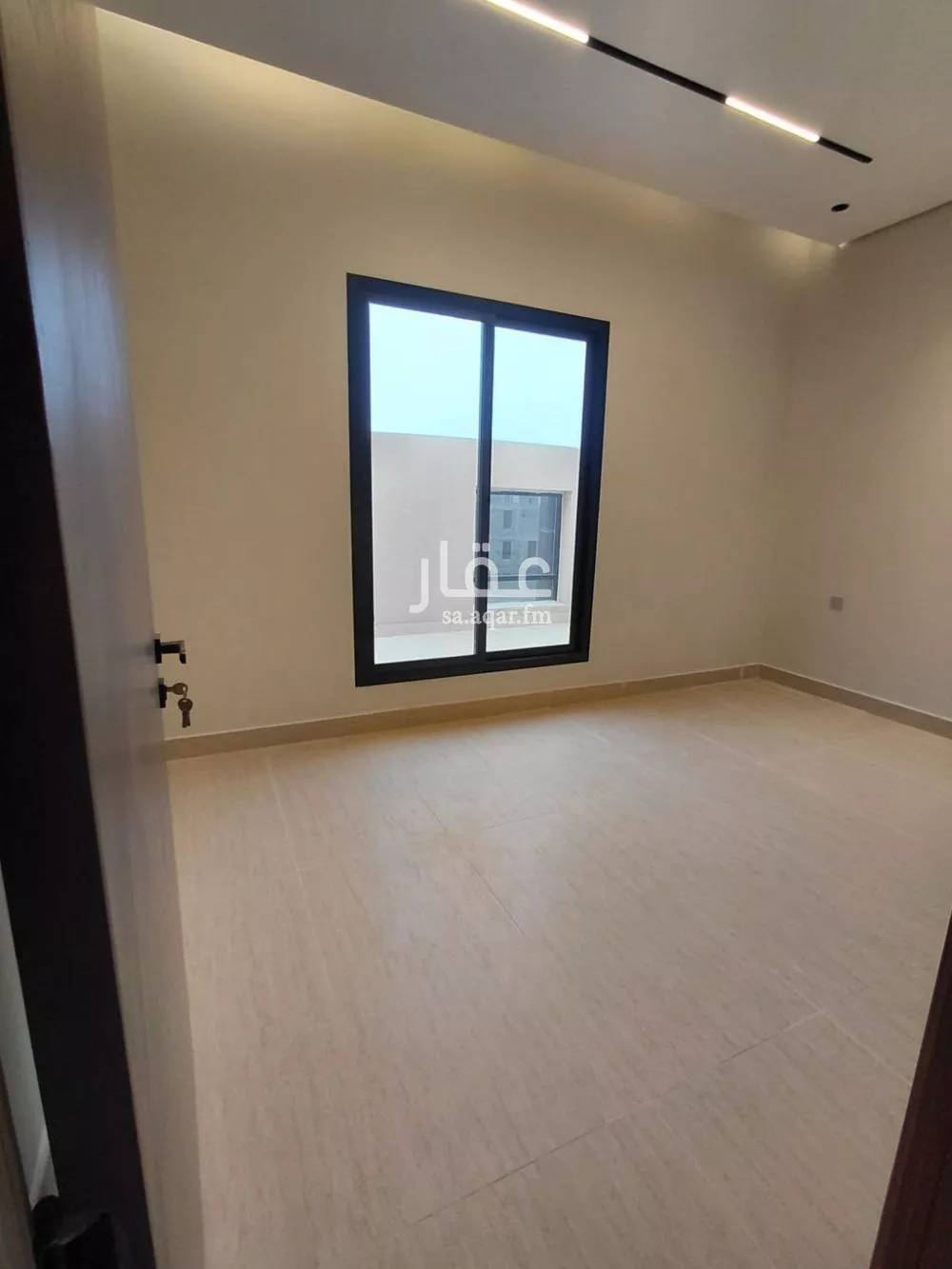 شقة 7 غرف في النظيم 4