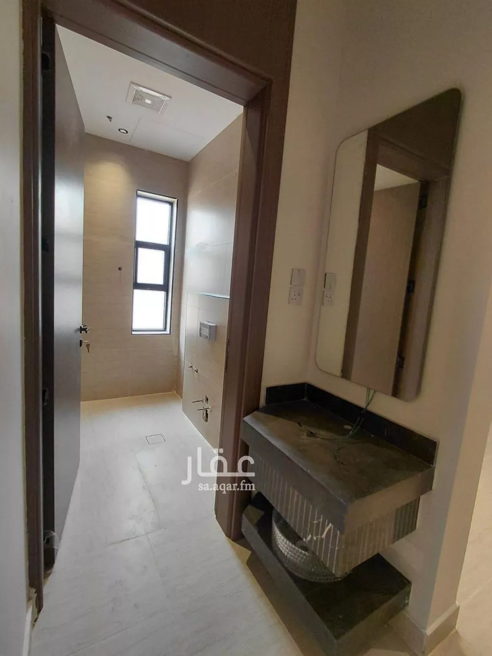 شقة 7 غرف في النظيم 8