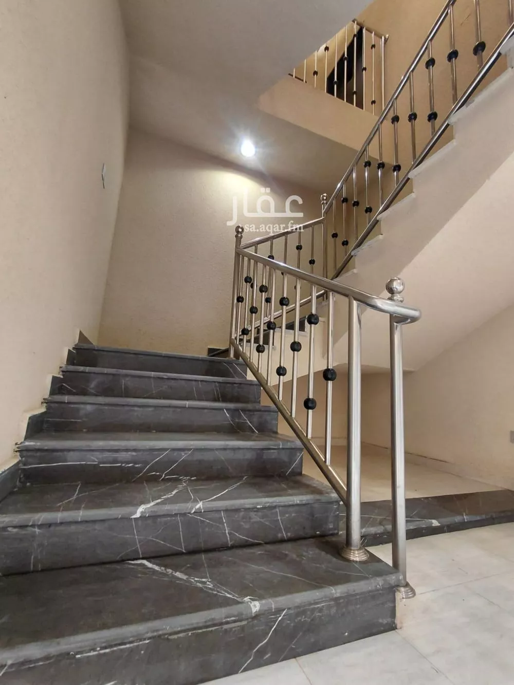 شقة 7 غرف في النظيم 9