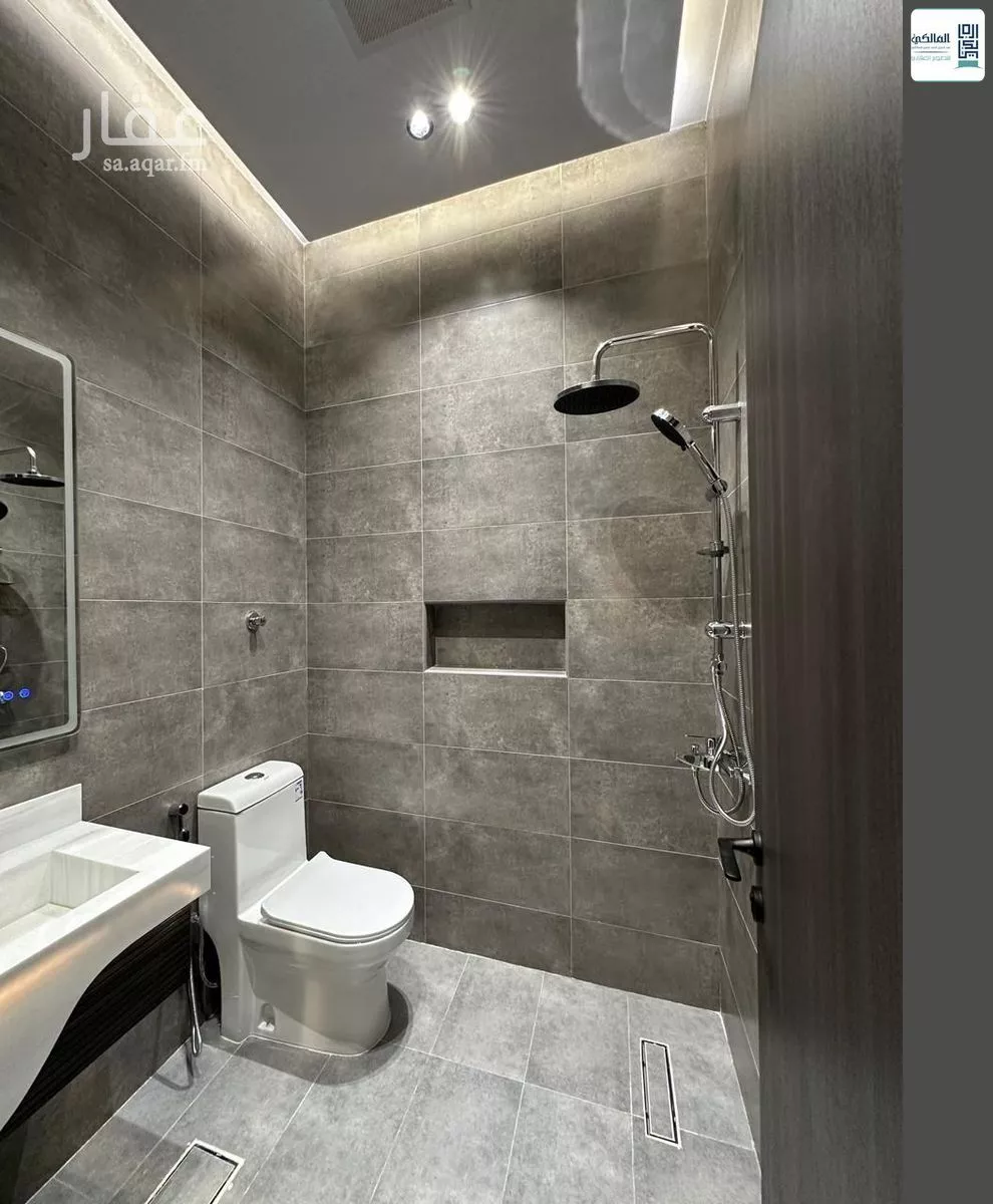 شقة 4 غرف في الروضة 13