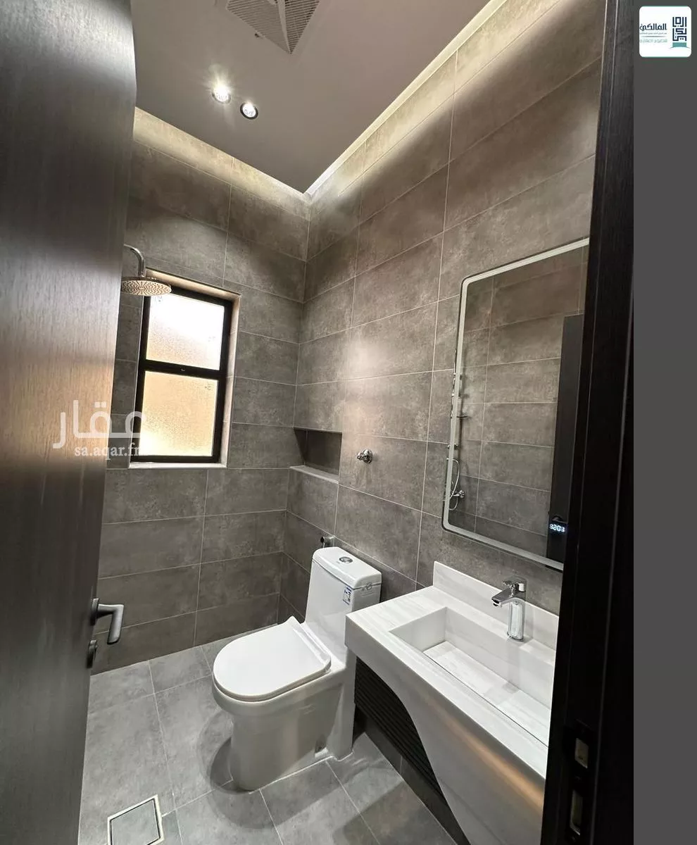 شقة 4 غرف في الروضة 17