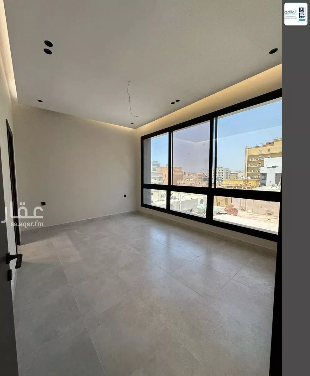 شقة 4 غرف في الروضة 19