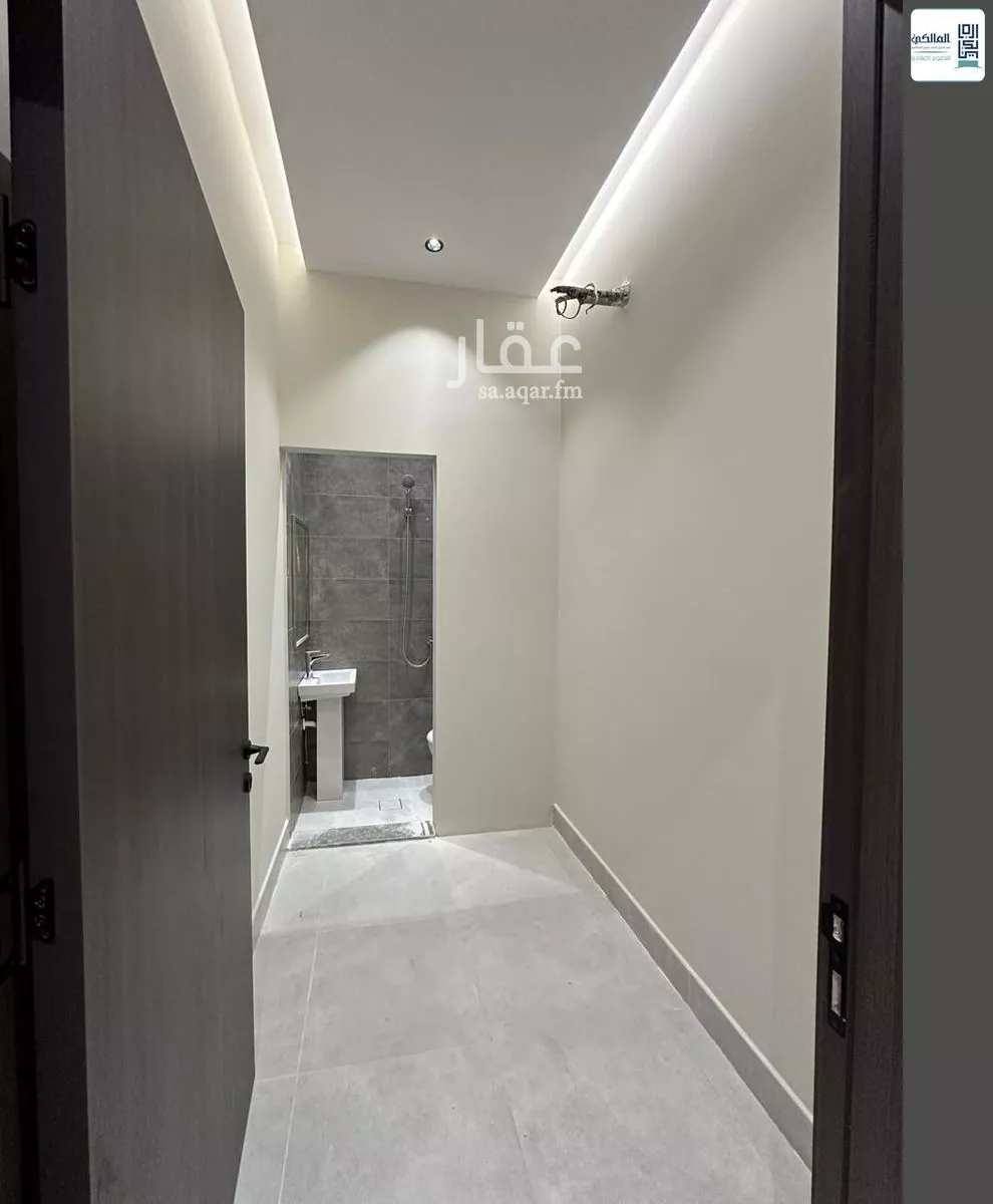 شقة 4 غرف في الروضة 5