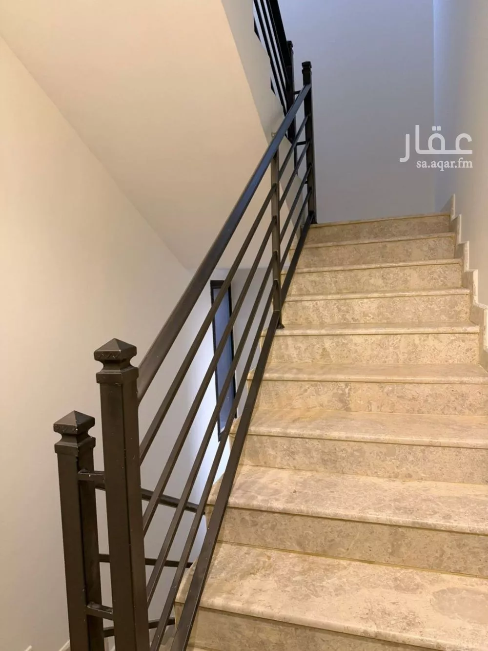 دور 3 غرف في العارض 15