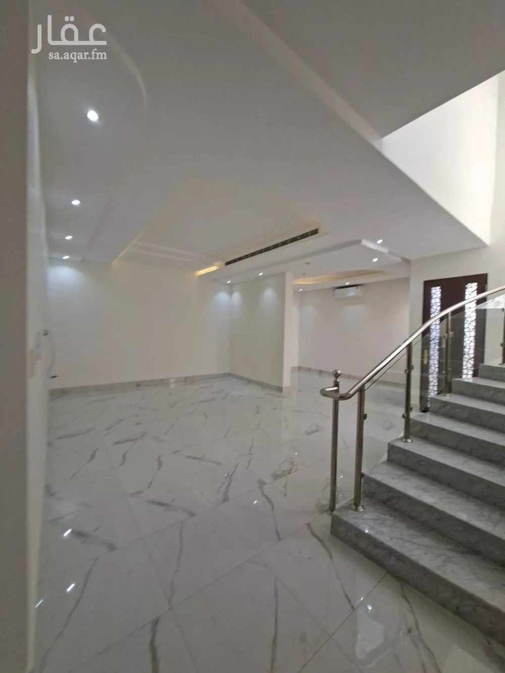 فيلا 6 غرف في العارض 11