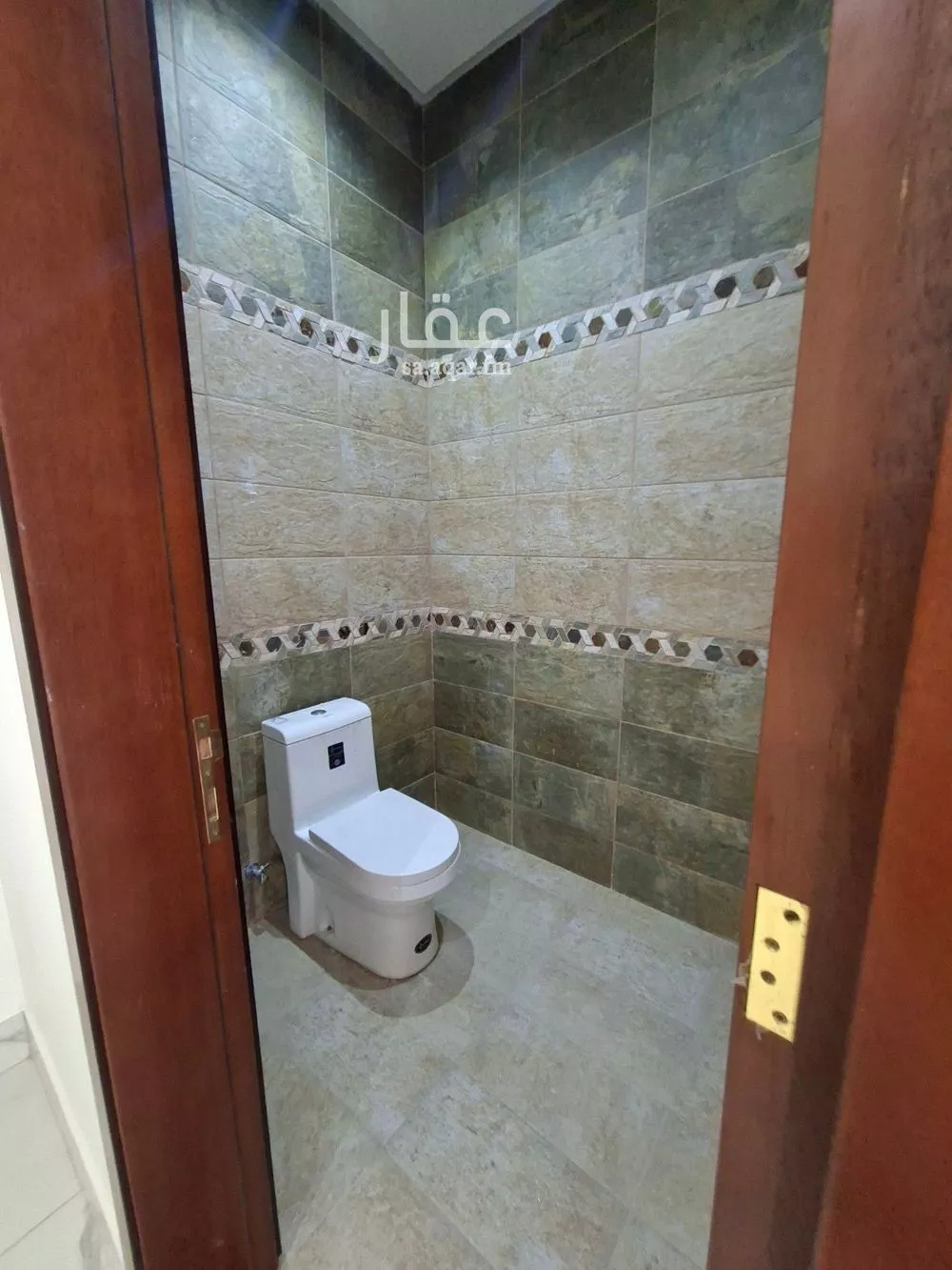 فيلا 6 غرف في العارض 18