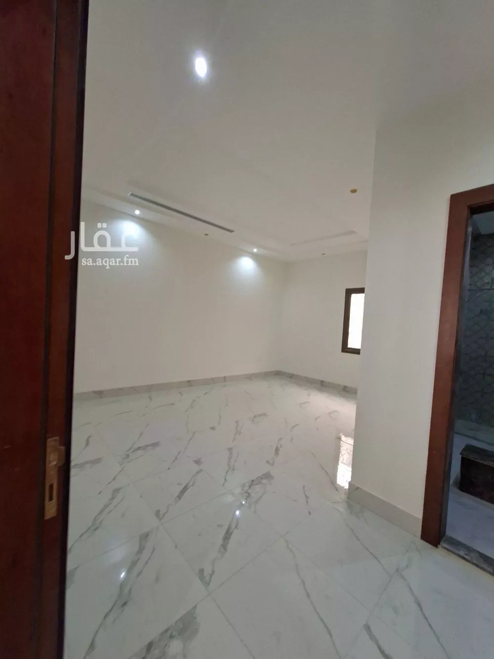 فيلا 6 غرف في العارض 3