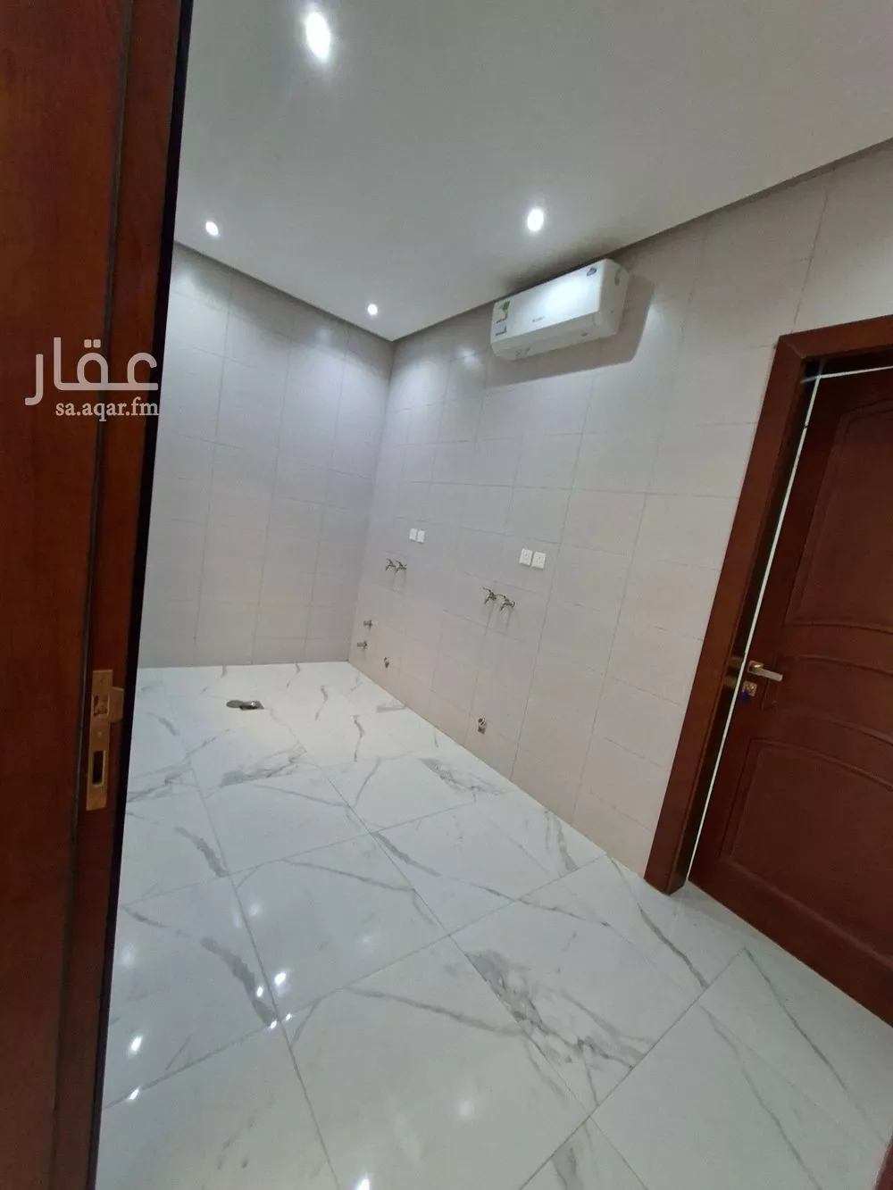 فيلا 6 غرف في العارض 26