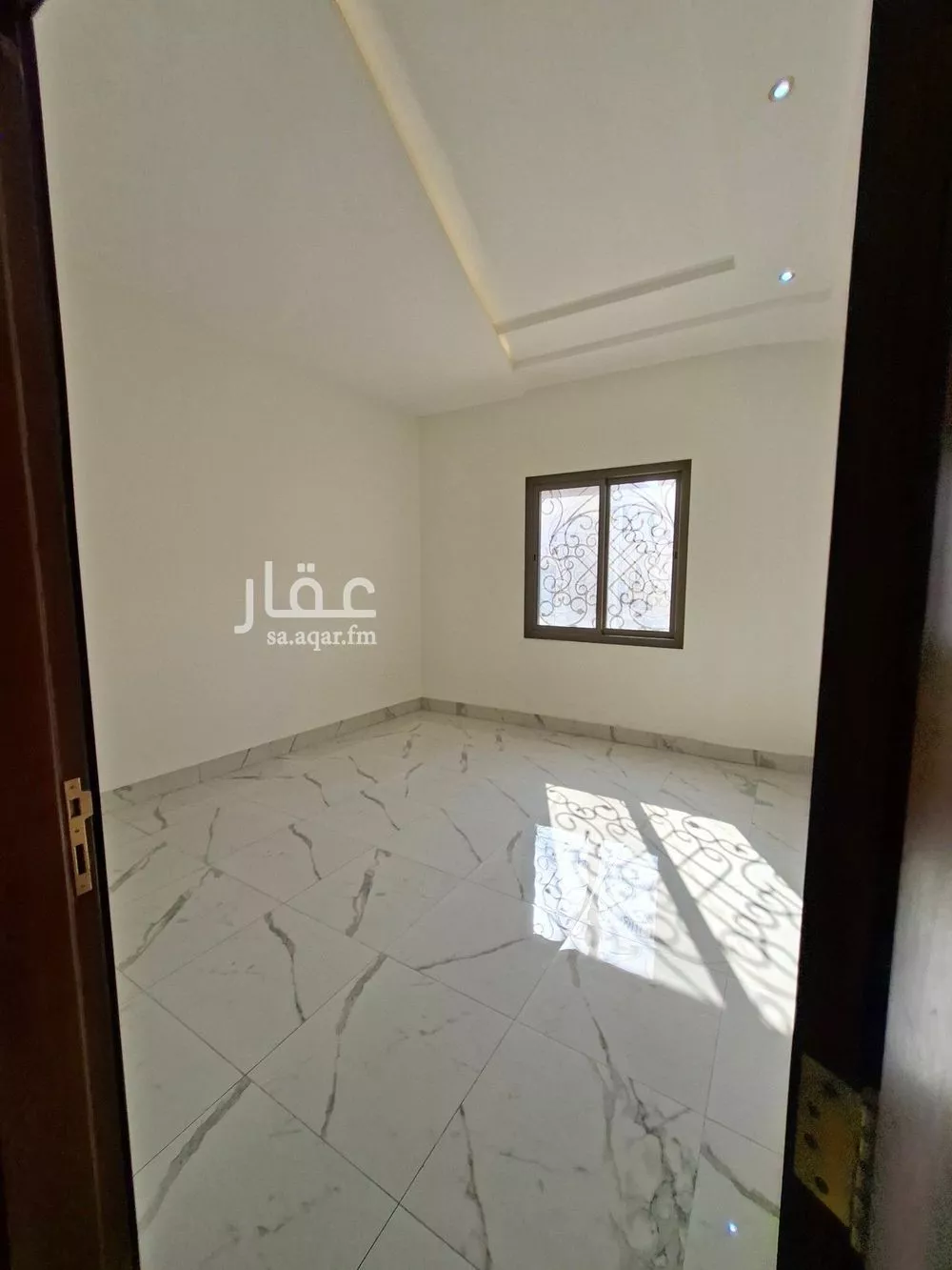 فيلا 6 غرف في العارض 28