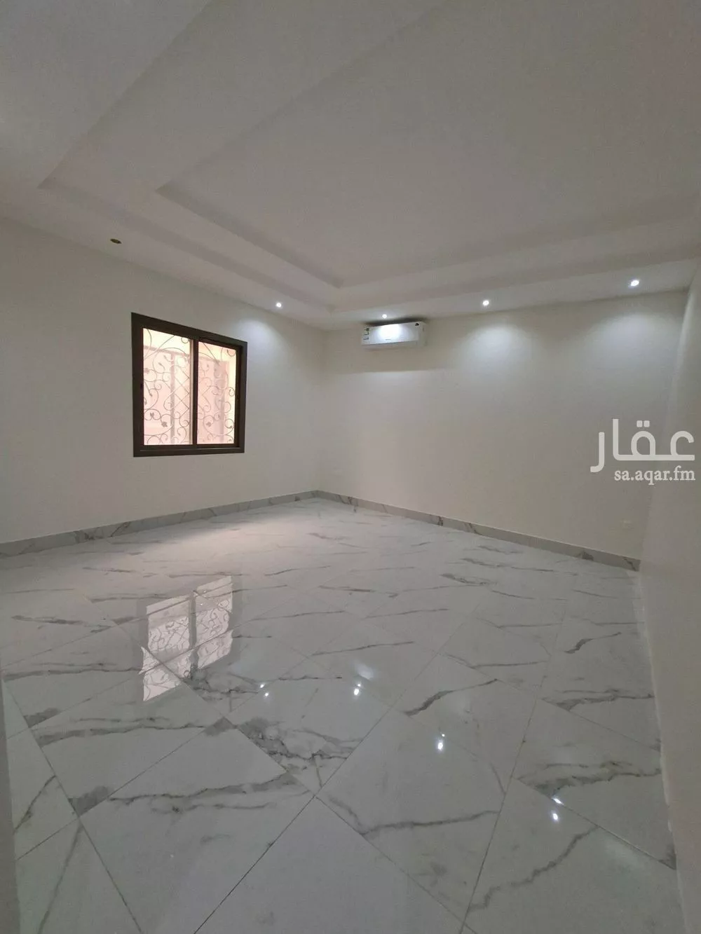 فيلا 6 غرف في العارض 5