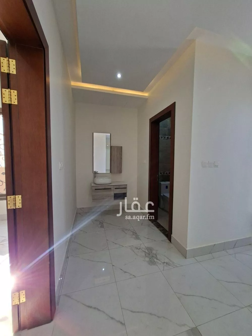 فيلا 6 غرف في العارض 10