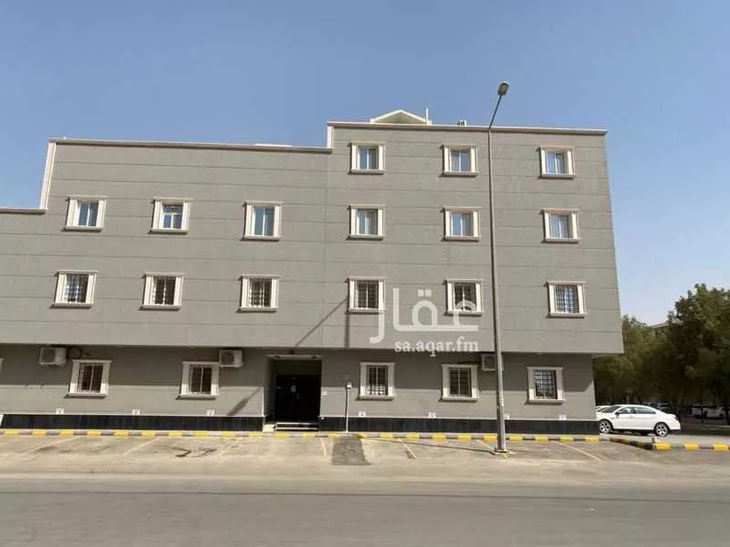 عمارة 925 م² في الملقا 15