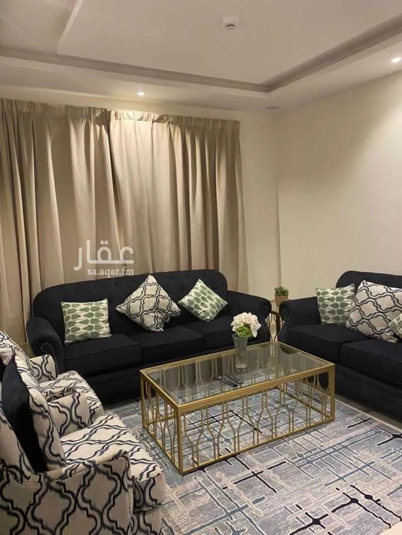 عمارة 925 م² في الملقا 10