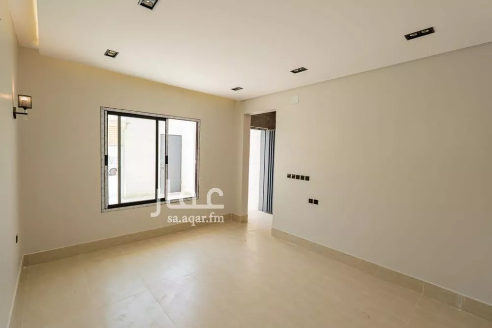 فيلا 5 غرف في عكاظ 14