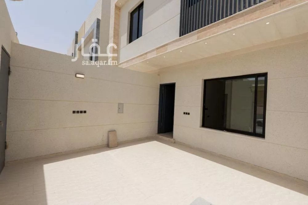 فيلا 5 غرف في عكاظ 15