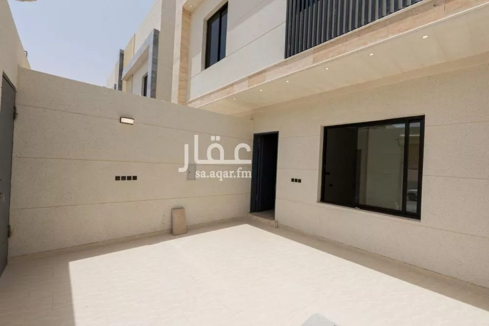 فيلا 5 غرف في عكاظ 3