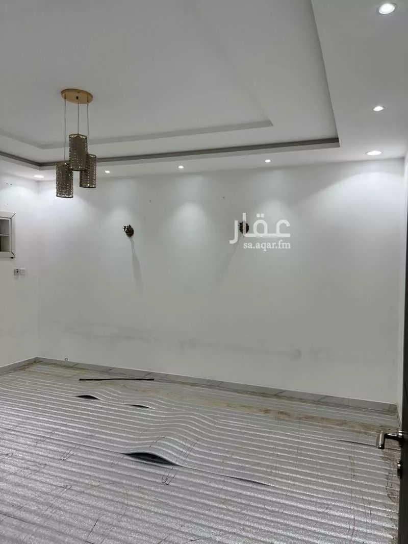 دور 4 غرف في السعادة 8