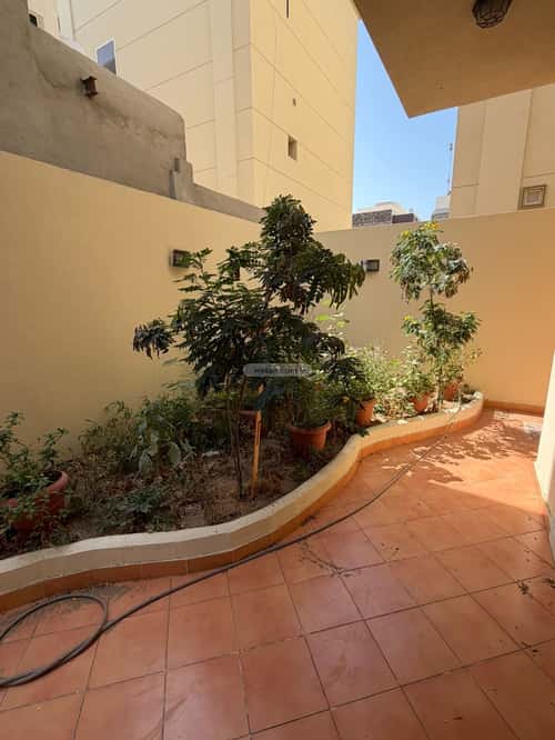 فيلا 4 غرف في الخالدية 16