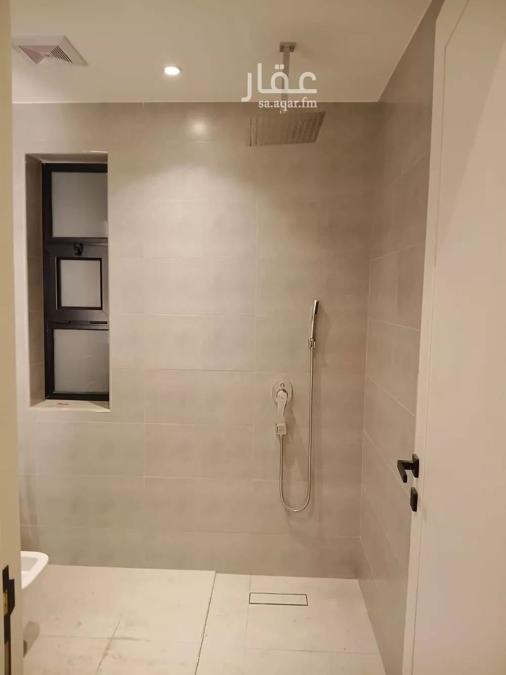 شقة 3 غرف في البحر 13