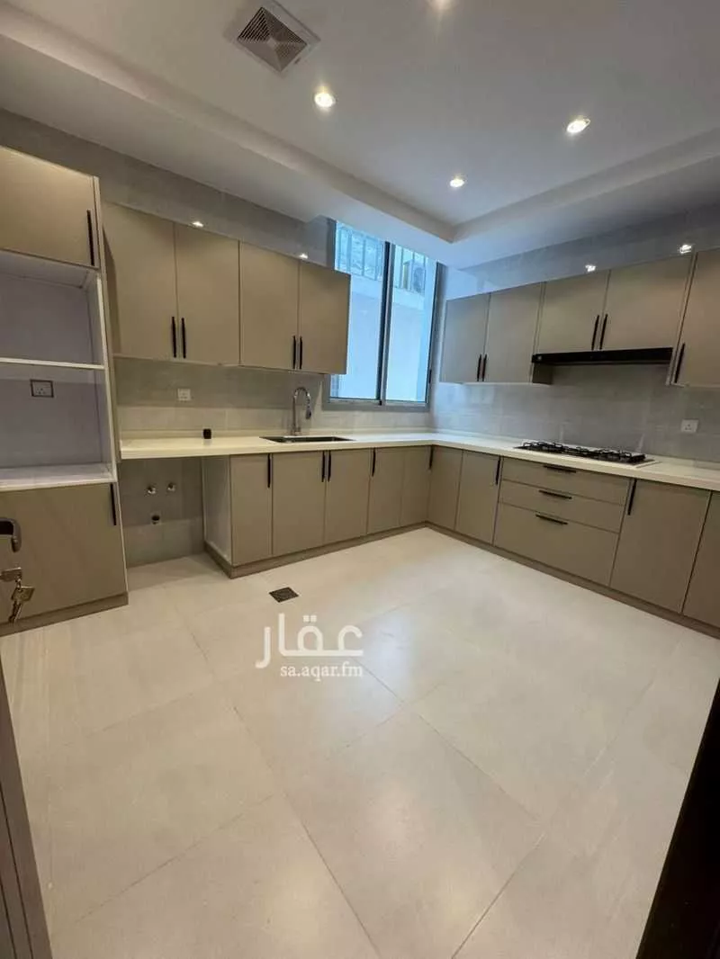 فيلا 8 غرف في الكوثر 15