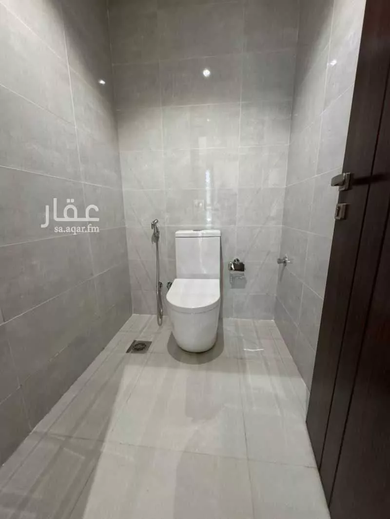 فيلا 8 غرف في الكوثر 7