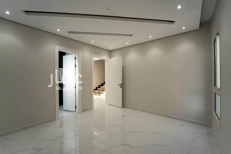 فيلا 7 غرف في الأمل 21