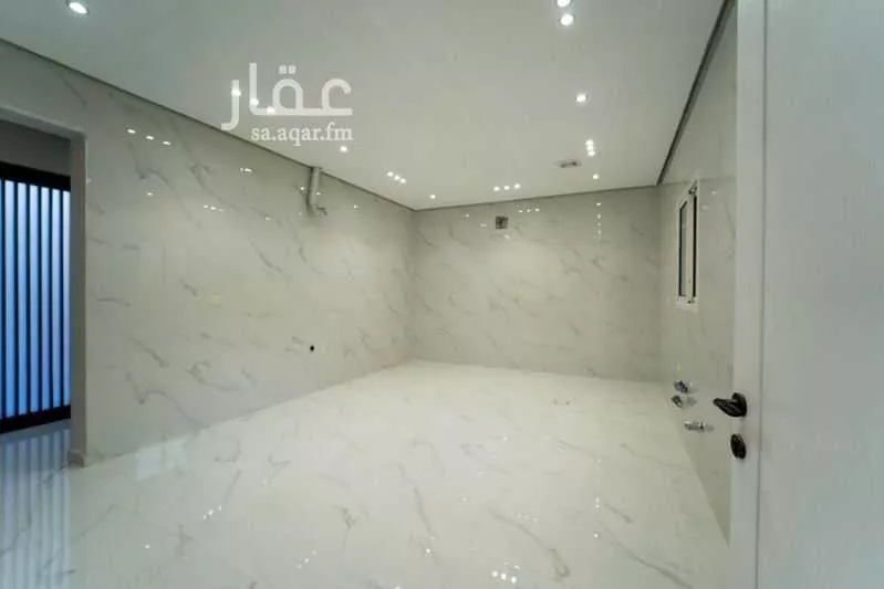 فيلا 6 غرف في الأمل 10