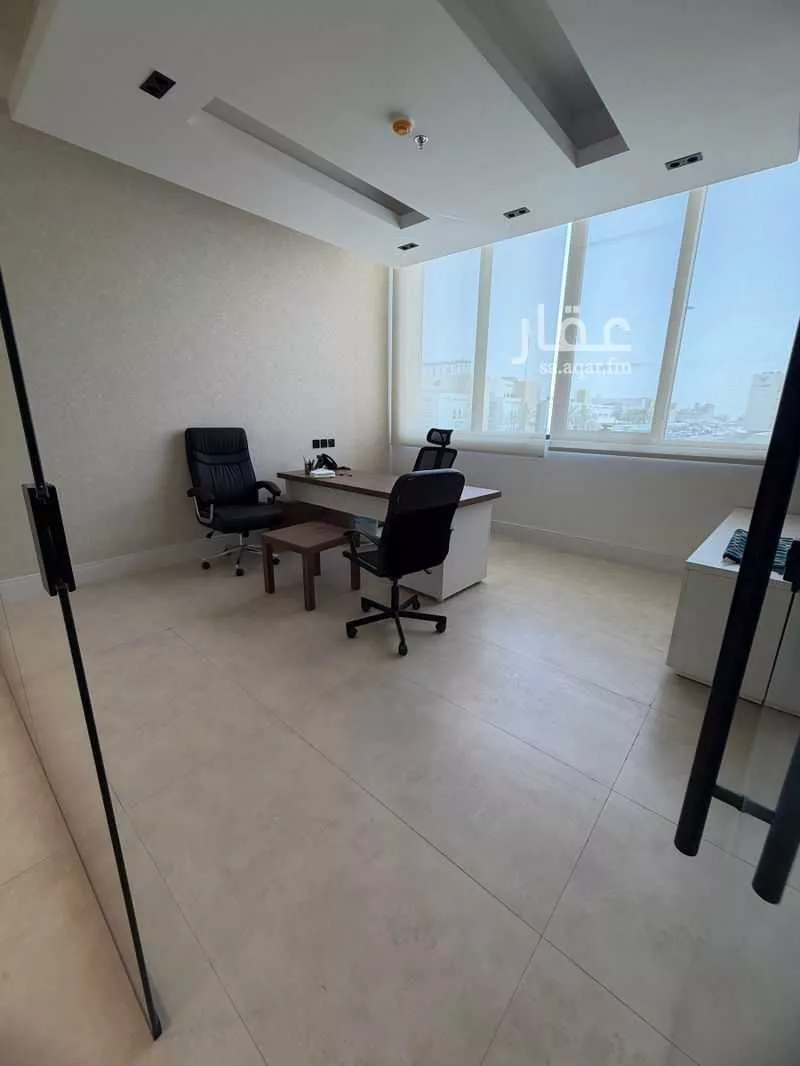 مكتب 366 م² في النرجس 6